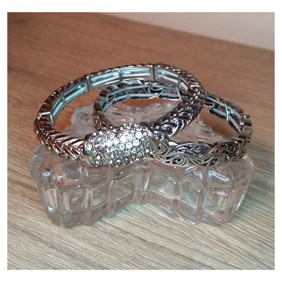 CURATED bundle 2 silver tone stretch bracelets - Picture 1 of 3